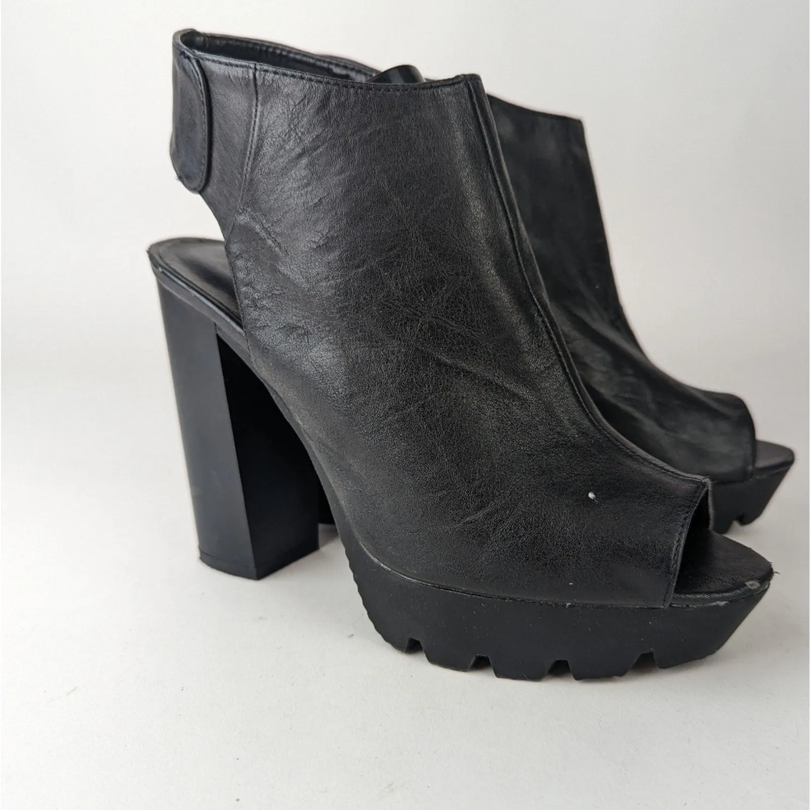 Qupid Chunky Heeled Peep Toe Booties - 6